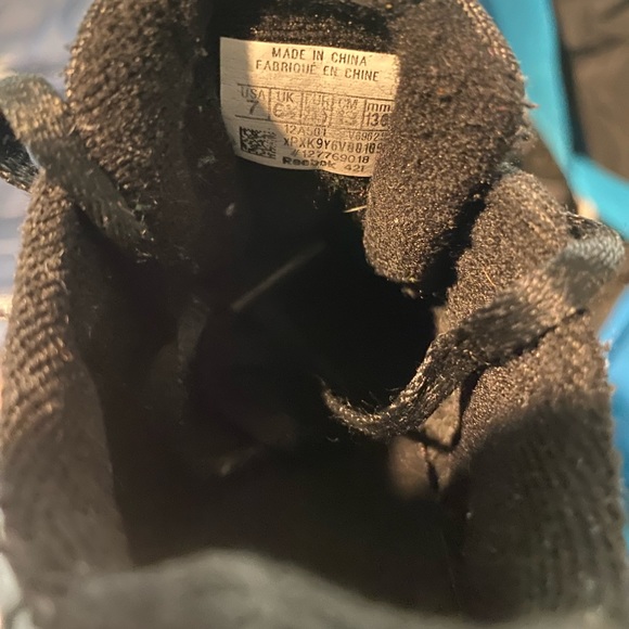 Kids Reebok - Picture 2 of 2